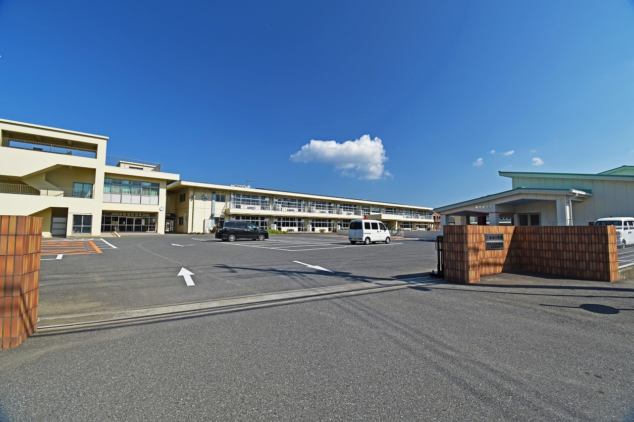 鋸南小学校