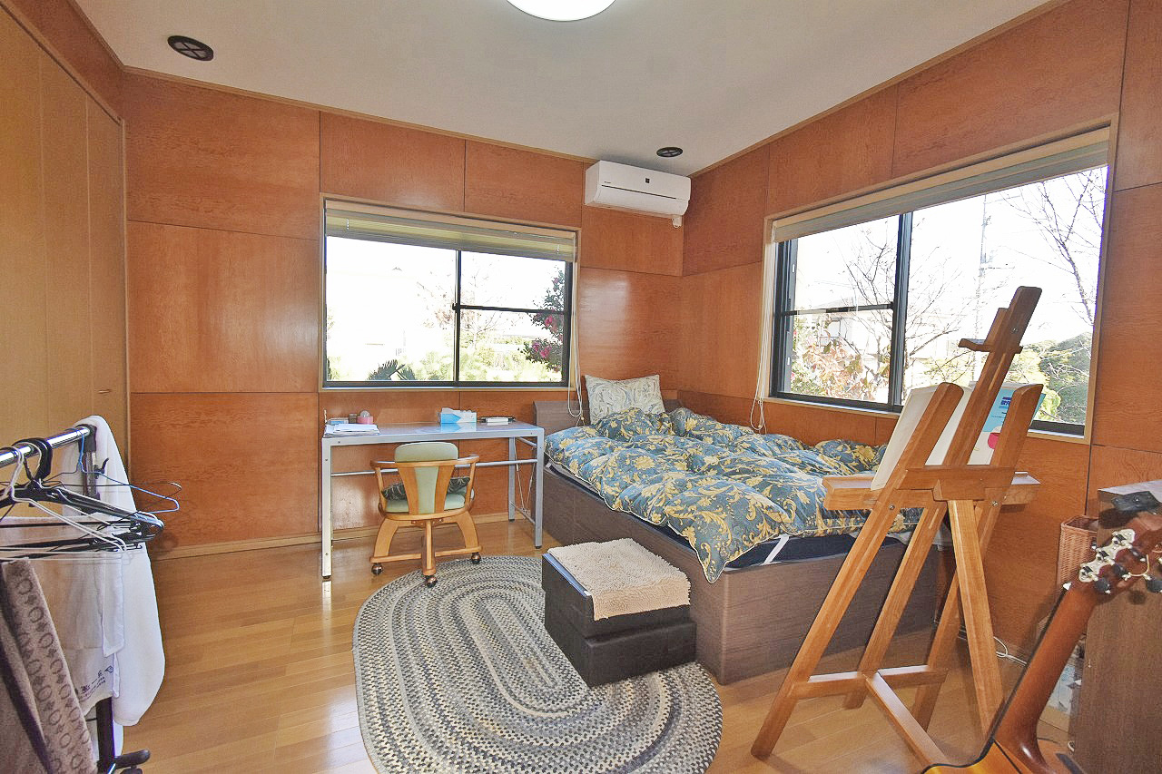 興津フラットハウス