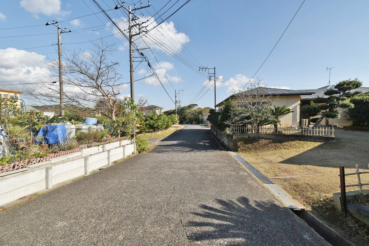 興津フラットハウス