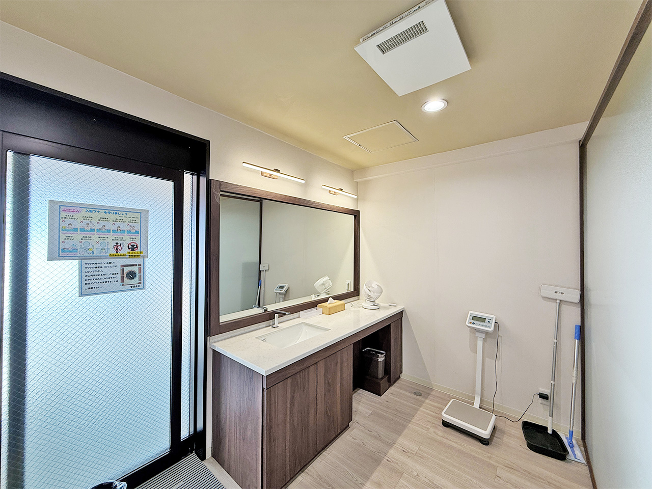 南房総市エスカール岩井9階