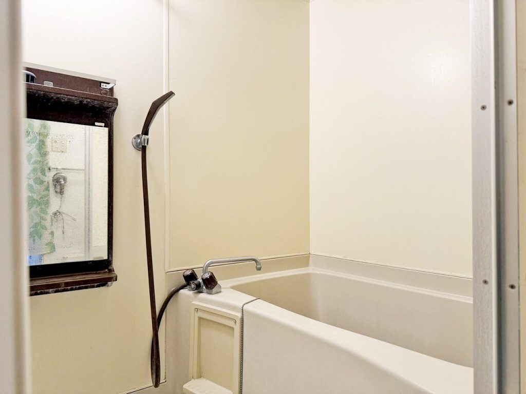 エスカール岩井1111