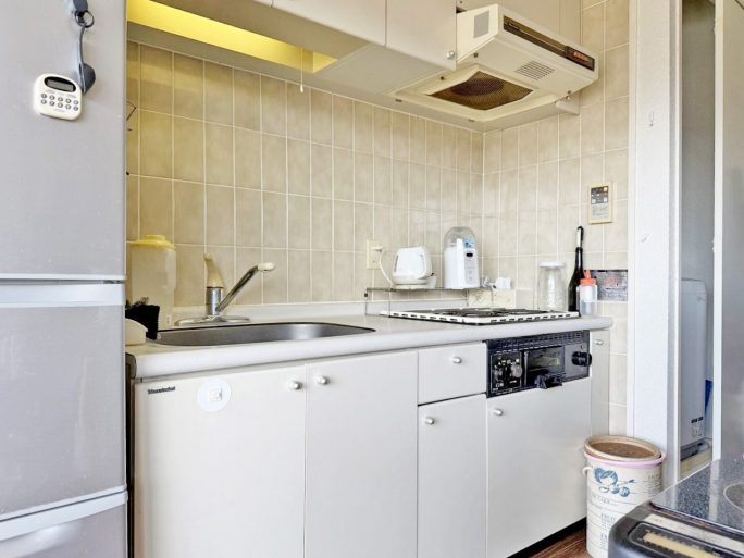 エスカール岩井1111