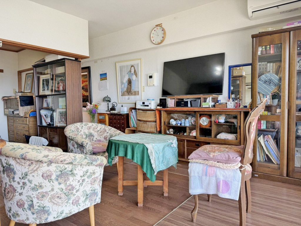 エスカール岩井1111