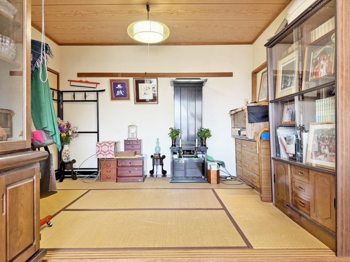 エスカール岩井1111