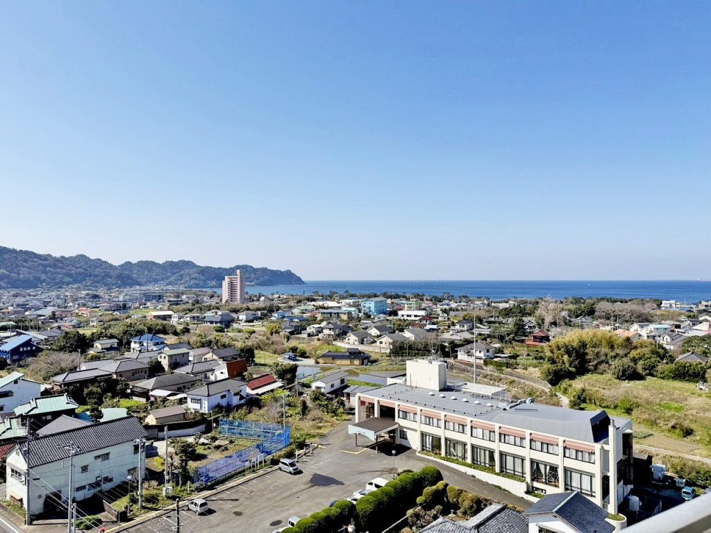 エスカール岩井1111