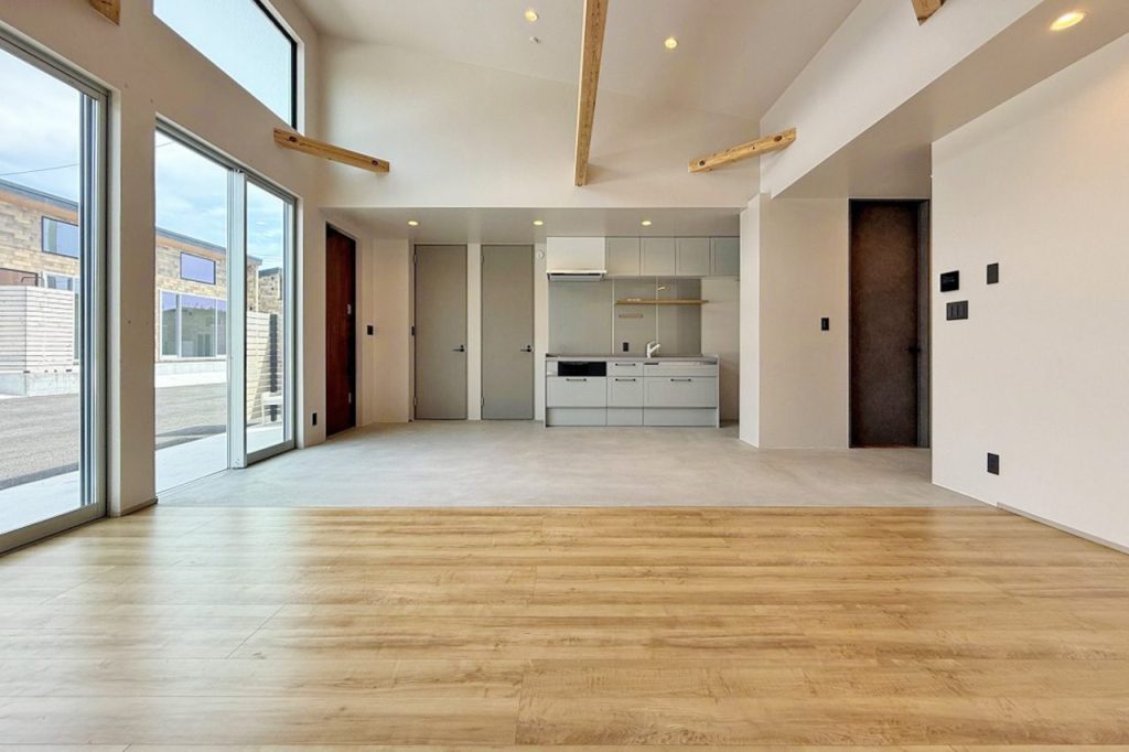 和田町柴　室内①