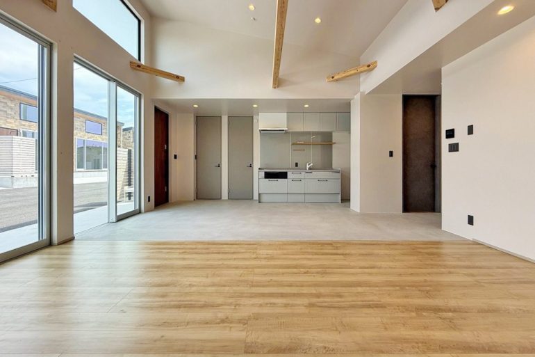 和田町柴　室内①