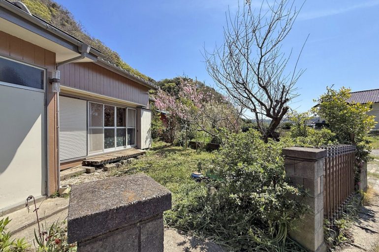 竜島古屋付44坪　敷地①